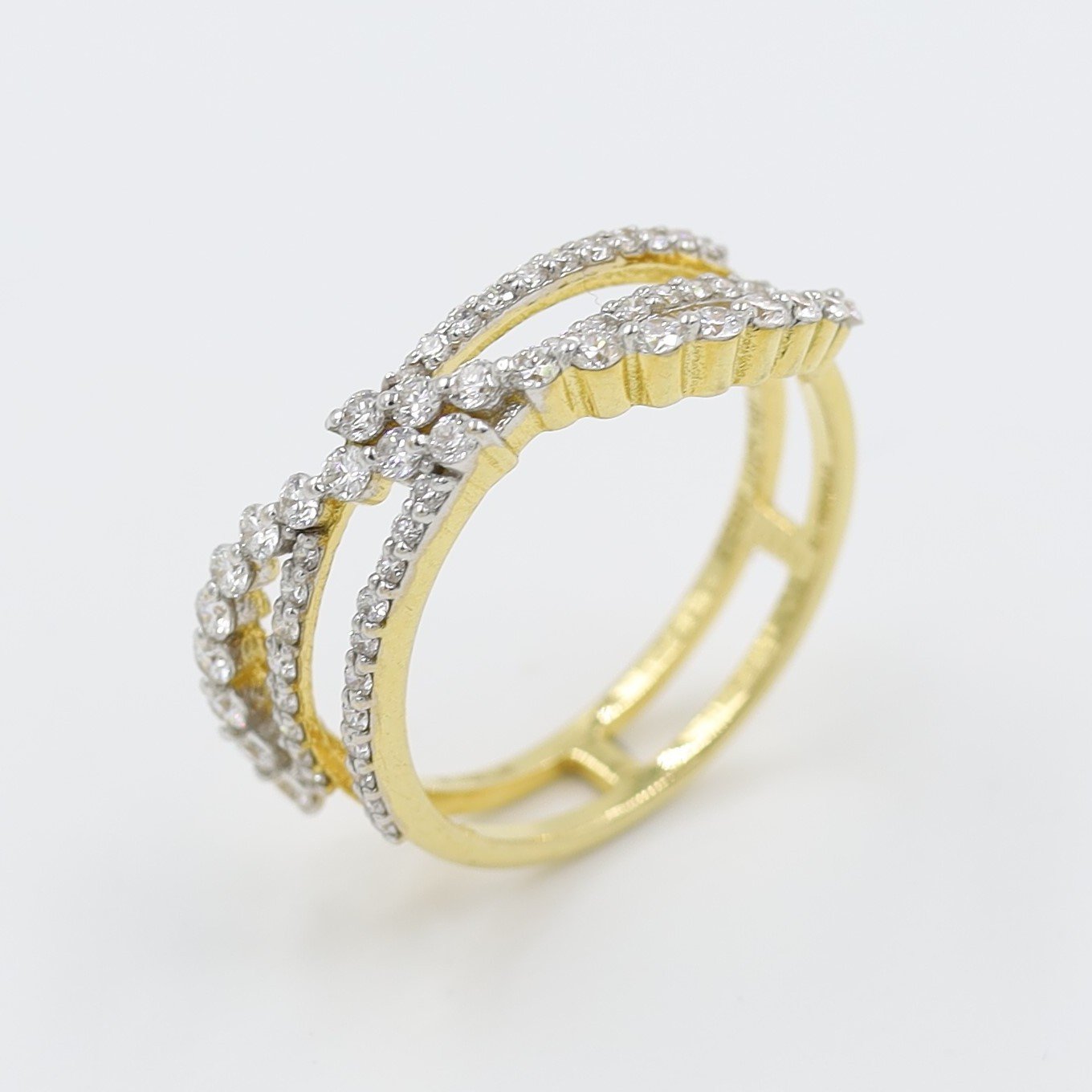18Kt Yellow Gold Fansy Natural Diamond Ring Perfect For Your Loved Ones