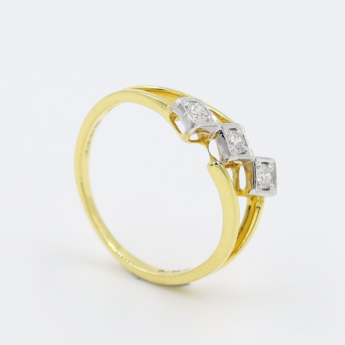 14Kt Yellow Gold Ring With Three Diamond Square On Top
