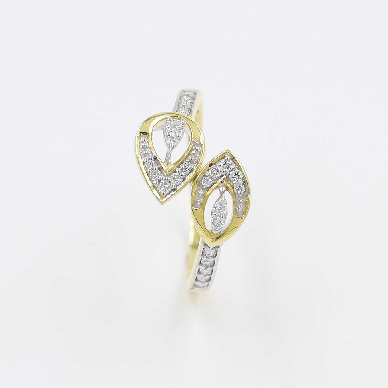Flawless Leaves Style 14 Karat Gold And Diamond Ring
